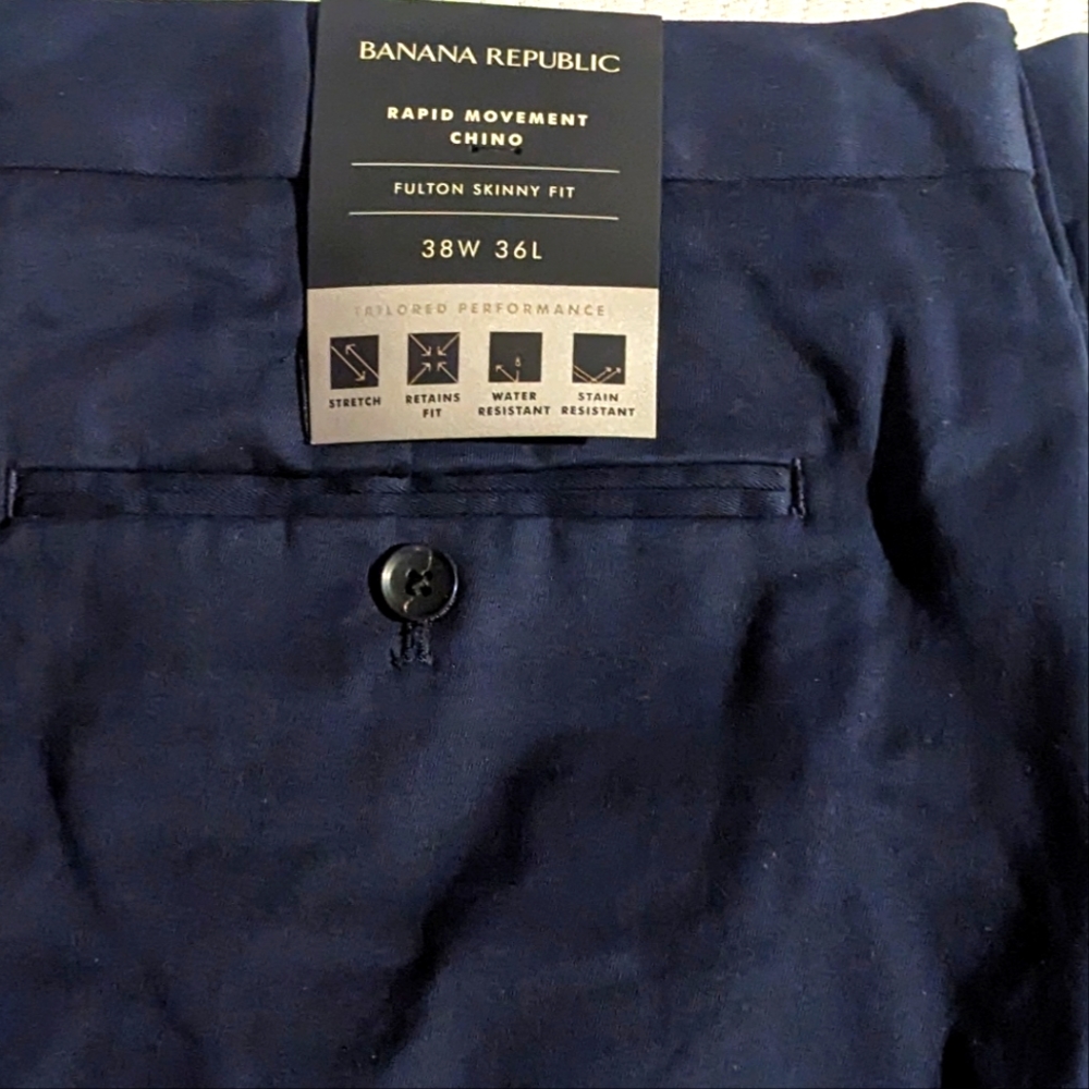 Banana Republic - New with Tags - Men Chinos - Dark Blue - Size 38 x 36